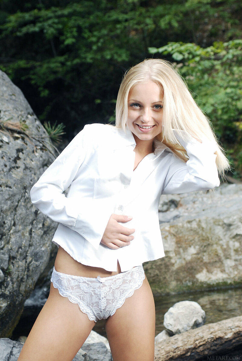 Маринка, 18 лет, 0 размер груди